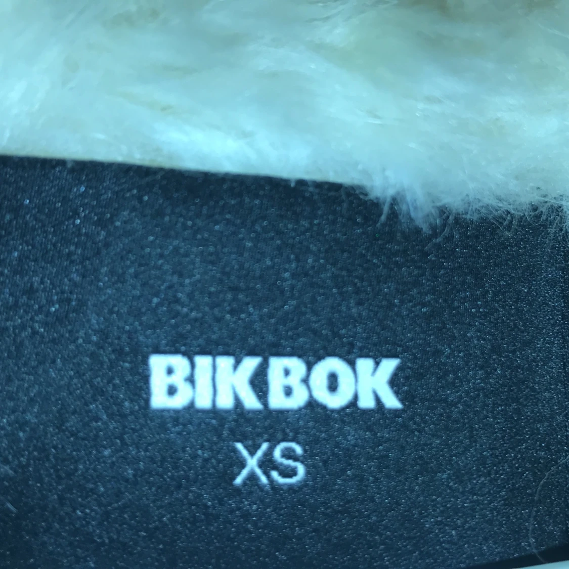 skön & mysig päls jacka, storlek XS från Bikbok!! använd en gång - 91