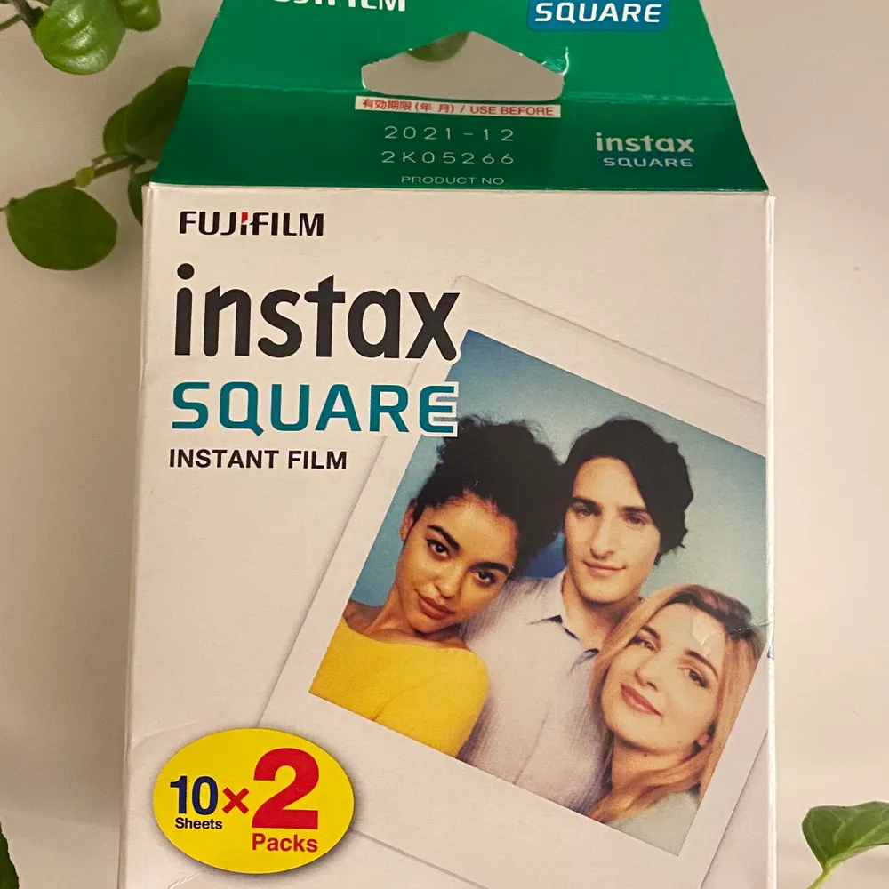 Intressekoll för denna instant film för instax kameror square, har en instax mini 9 och har råkar köpa fel!🤥🤥 20 bilder, endast öppnad helt oanvänd, köpt för 230:- skriv för prisförslag!!💘. Accessoarer.
