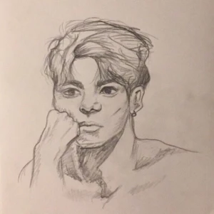 Skissar - <SÄLJER INTE JUST NU> Jag skissar människor och vill veta om detta intresserar någon. Jag kan skissa av efter önskan eller egna som de på bilderna. Skriv isf vad du kan tänka dig köpa för✨