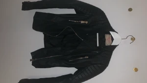 Skinnjacka - Skinnimitation storlek 36