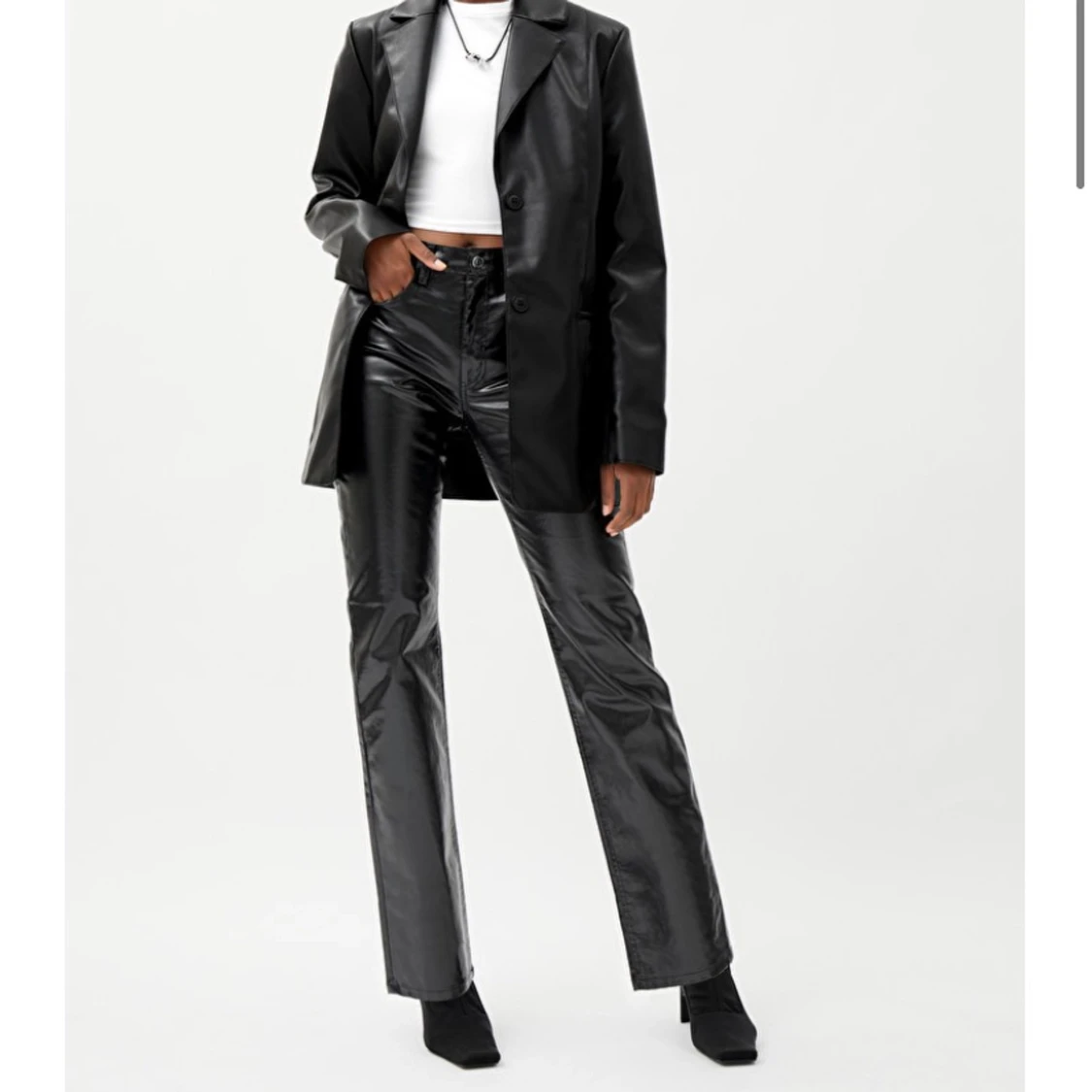 Weekday lack byxor med raka ben! - 90