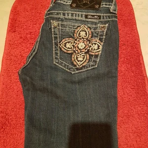 MISS ME JEANS  ( 26) - Ett par väldigt fina jeans låg midja o smala ben