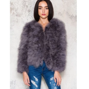 Dream Jacket från Dennis Maglic - Jättefin pälsjacka från DM i mycket gott skick, helt ny. Fodrad med silke och kan stängas med en hake. Ord. pris 1299 kr. Köparen står för frakt. 💗 Priset är förhandlingsbart