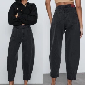 Zara jeans 34 - Slouchy jeans från Zara. Storlek 34. Hög midja. 100% bomull. Knappt använda och i mycket fint skick.