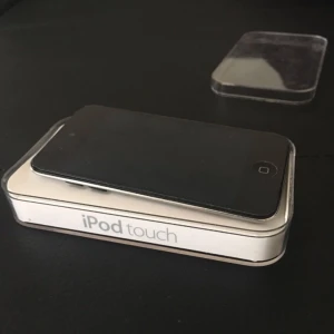  - iPod touch 8gb. 900kr