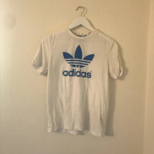  - Adidas t shirt