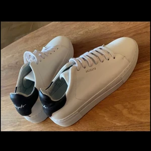 Alexander Arigato - Helt nya endast testade Arigato. Storlek 38, jag har dem i svart och de är verkligen supersköna. 