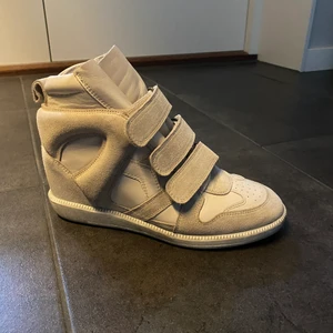 Isabel Marant  - Säljer mina isabel marant skor, knappt använda. Nypris finns på lådan.💕💕💕💕