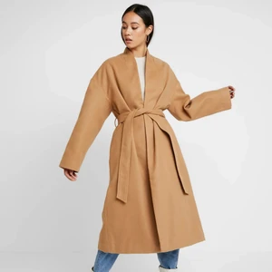 SÖKER denna kappa - Söker denna jacka. Skriv gärna om du vill sälja