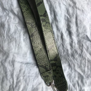 Väskband från Don Donna - Superfint väskband i nyskick. 