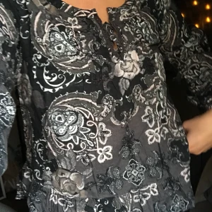 Odd Molly blus S - Köparen står för frakt 💜💜