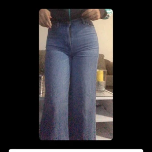 Jeans  - Väldigt fina slutsålda jeans från hm
