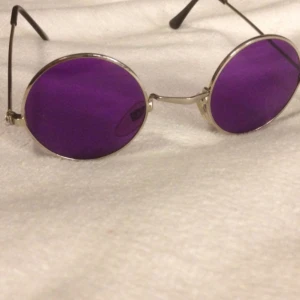  - Snygga brillor ! Används knappt därav säljer 