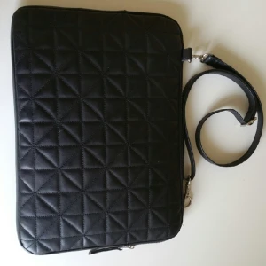 - snyggaste laptop väskan, quiltad
