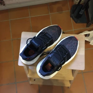  - Adidas, box finns. Använda 1 gång.