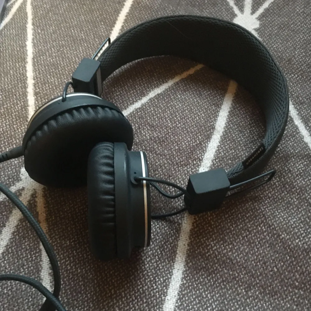 Headphones Urbanears (Barely used) . Accessoarer.