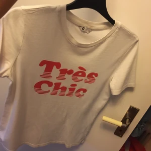 T-shirt med tryck  - Säljer denna då jag ej använder längre. Den är använd men skicket är bra:) köptes från Cubus. 