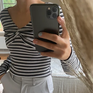 Randig topp från asos - Topp köpt från asos, aldrig använd. I priset ingår frakten, 150kr🥰 storlek 34. 