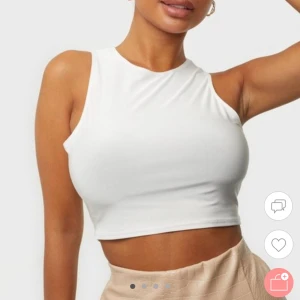 Linne - Snyggt croppat linne i storlek 36 (fraktkostnad tillkommer) 