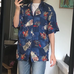 Cool blårutig skjorta med mat-mönster på - Suuupercool skjorta!! 