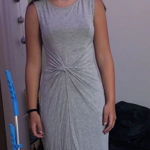 Coolt matrial och snygg klänning ifrån LMTD - Jättecool klänning ifrån LMTD!