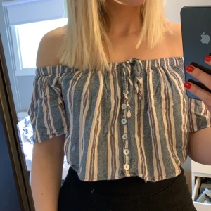 Topp - Superfin offshoulder topp från pill and beat som inte är mina til längre 