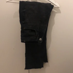 Svarta jeans från zara storlek 36 - Svarta jeans från zara storlek 36 80kr