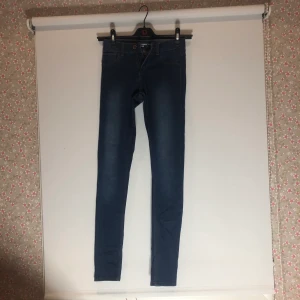 Blåa skinny jeans  - Jegging Jeans, mod Rise. Storlek XS. Aldrig använda