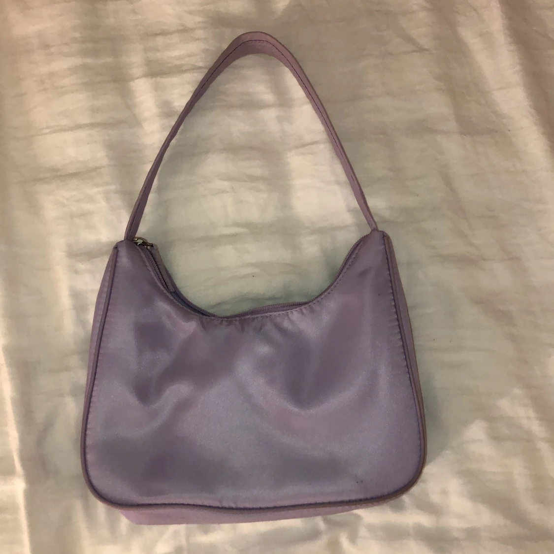 Lila väska från Monki