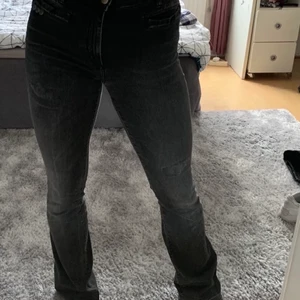 Odd molly jeans - Säljer ett par skit snygga odd molly jeans! För fler bilder är det bara att fråga🥰 