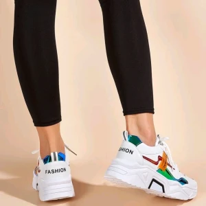 Bbb - Snygga skor och  är inte använda 🙃 och stor lek de fins 38 39 35 36 37 