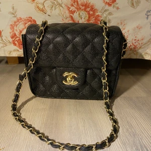 Chanel handväska - Fint skick, ej äkta.