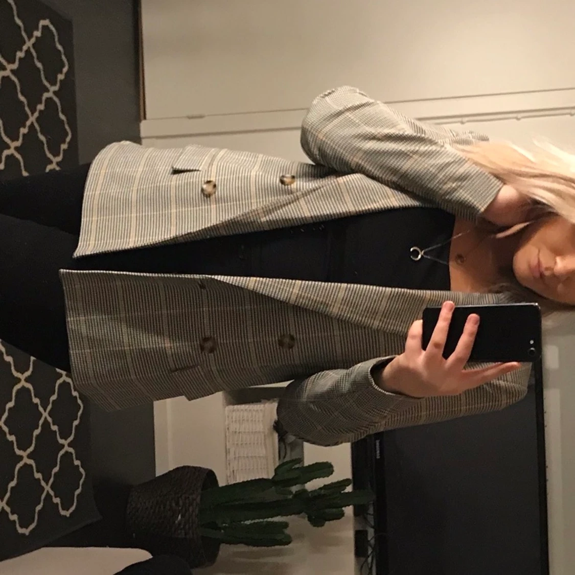 Grårutig kavaj  - 90