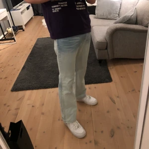 Levis 518 - mått : 96cm längd och 38cm midja