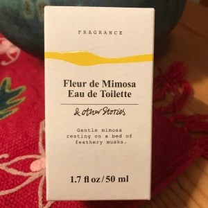 Parfym från & other stories  - Fleur de Mimosa, Eau de Toilette. Endast testad, helt ny. Köpt för 300kr. Köparen står för frakt. 