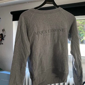 Acqua Limone - Acqua limone sweatshirt Storlek XS men passar S Nypris 899 Pris nu: 250kr