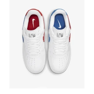 nike skor, blå&röd - hej! tänkte sälja mina fina nike skor för dom är för stora för mig tyvärr. köpte för ungefär en månad sen och inte använt så ofta, kom privat för mer information och bättre bilder💞☺️ kan mötas upp, men även leverera. köparen står för frakt (har kvar lådan som skorna kom i!)
