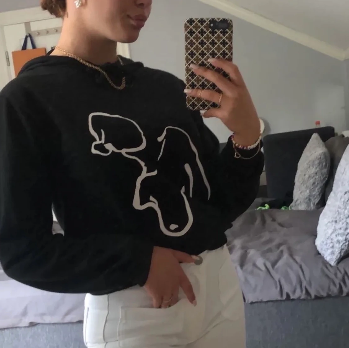 Svart hoodie med tryck