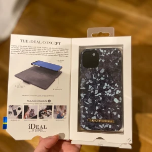 Ideal of Sweden skal: iPhone 11 PRO/XS/x - Ett superfint skal från ideal of Sweden! Aldrig använt utan förpackningen är bara öppnad. Säljer pga att det var fel skal. 150kr + frakt!🤍