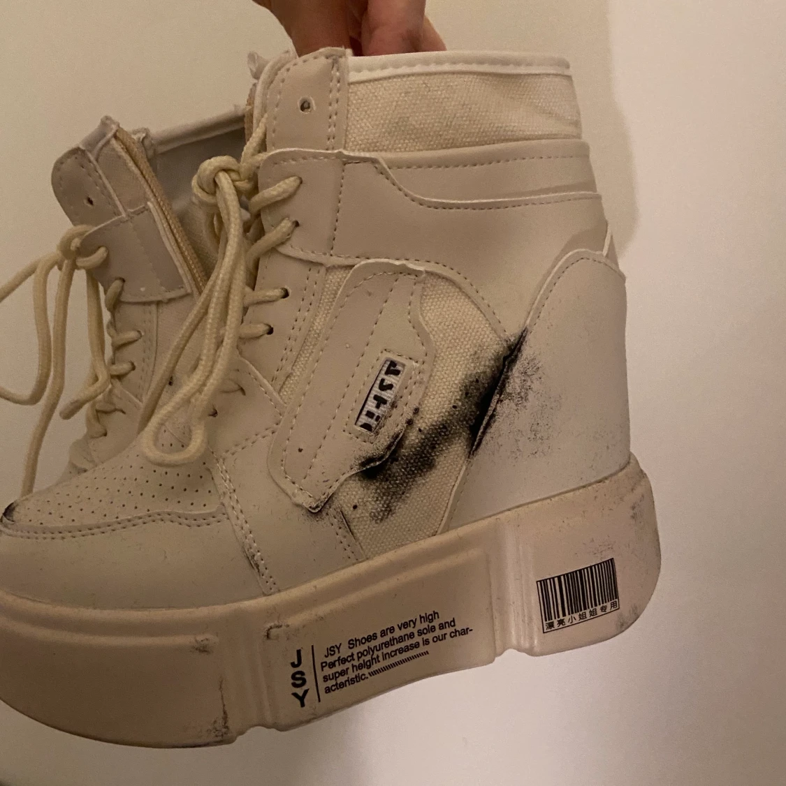 Vita platåskor från JSY - 91