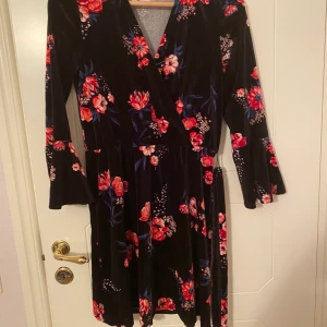 Klänning - Endast använd vid ett tillfälle 