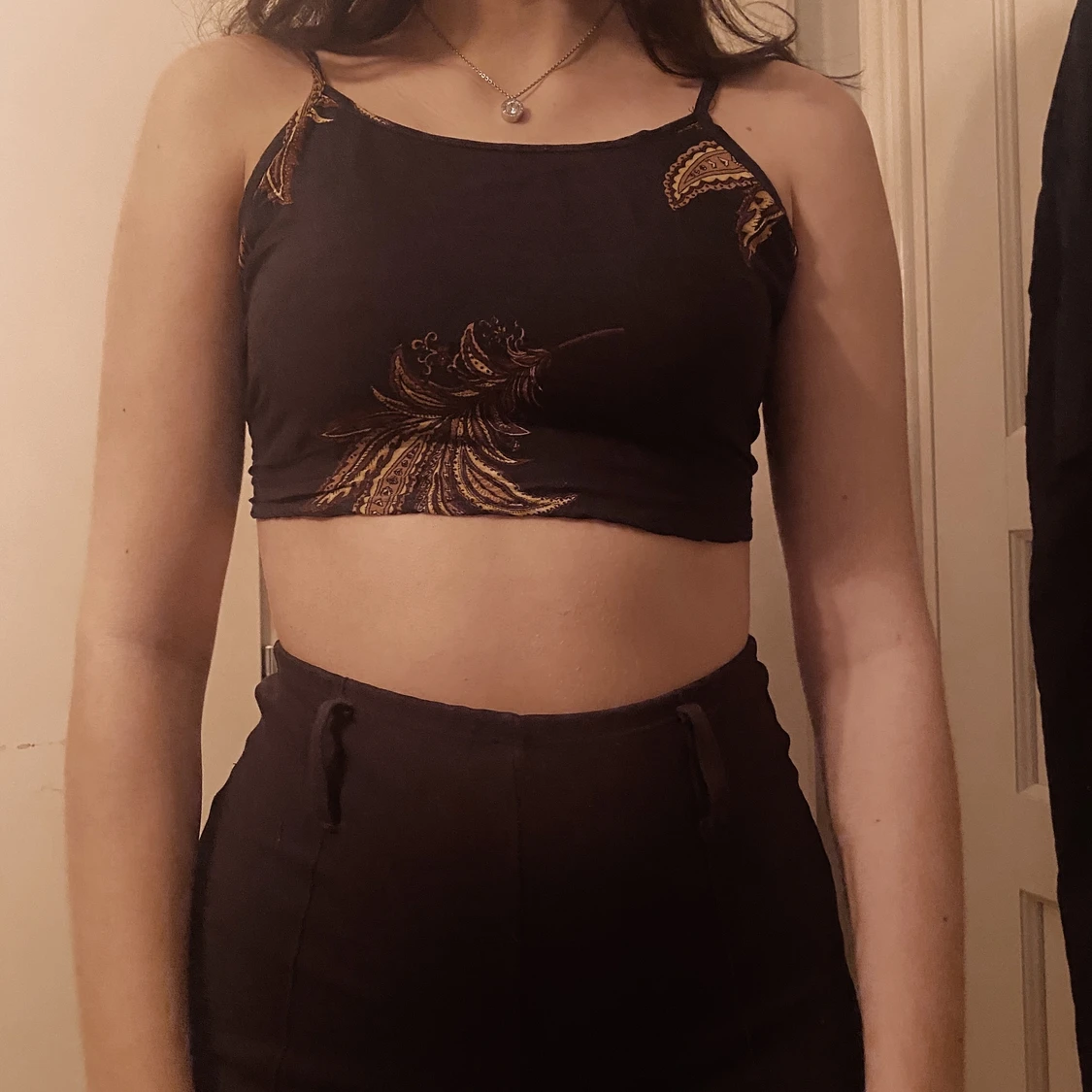 Topp med knytning i ryggen