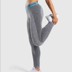 Gymshark flex leggings - Säljer mina fina tights från gymshark! Är använda förut men inte kommit till användning på ett bra tag