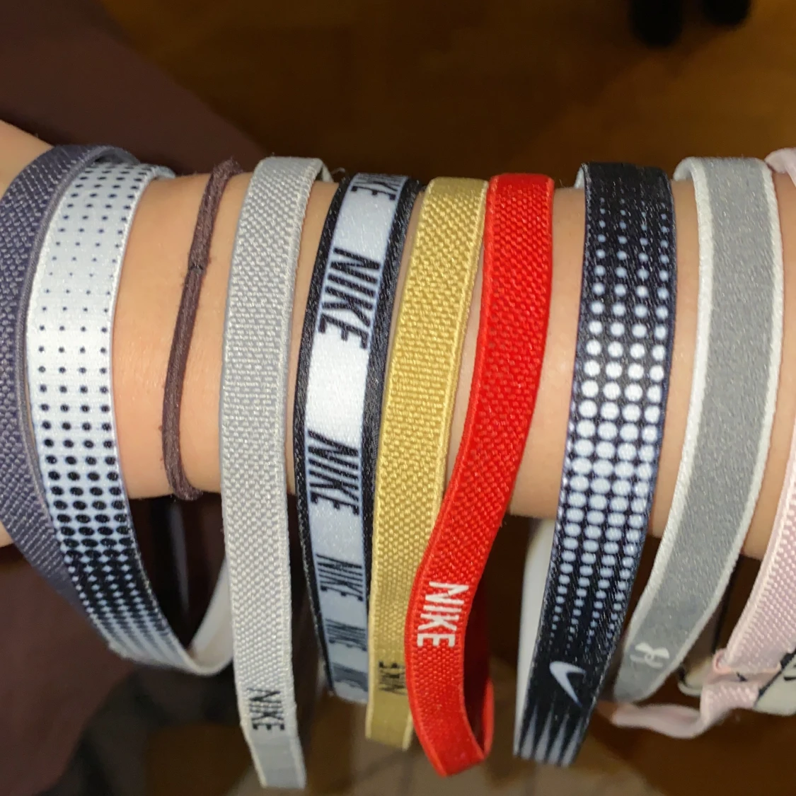 Blandade hårband, nike och under armor  - 90