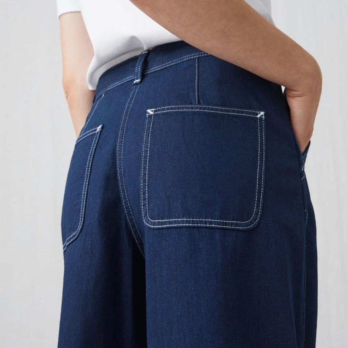 New Arket marinblå byxor. - 91