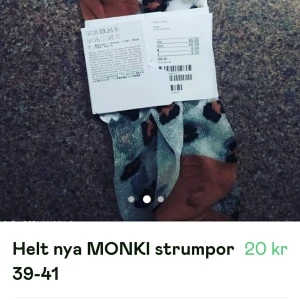 Helt nya MONKI strumpor leopard - Nypris 60:- coola transparenta!