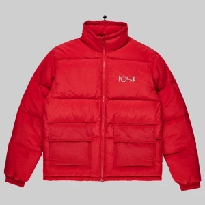 röd polar skate jacka i herrmodell❤️ - Supersnygg röd jacka med två ytterfickor och två innerfickor. Varm och perfekt att ha i vinter, använd ett fåtal gånger. Kom med egna prisförslag ❤️ Jag bjuder på frakten om nån köper