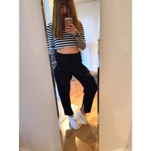  - Kostymbyxor med önning nertill från zara. Supersnygga! Anv 1 gång