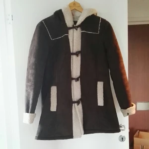  - jättefin kappa från vermoda, nypriset var runt 700 kronor. sorry för dålig kvalitet på bilderna! 
