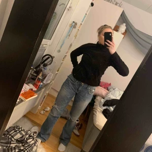  - Vanlig svart zip fleece💗